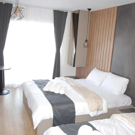 E&m Apartment *